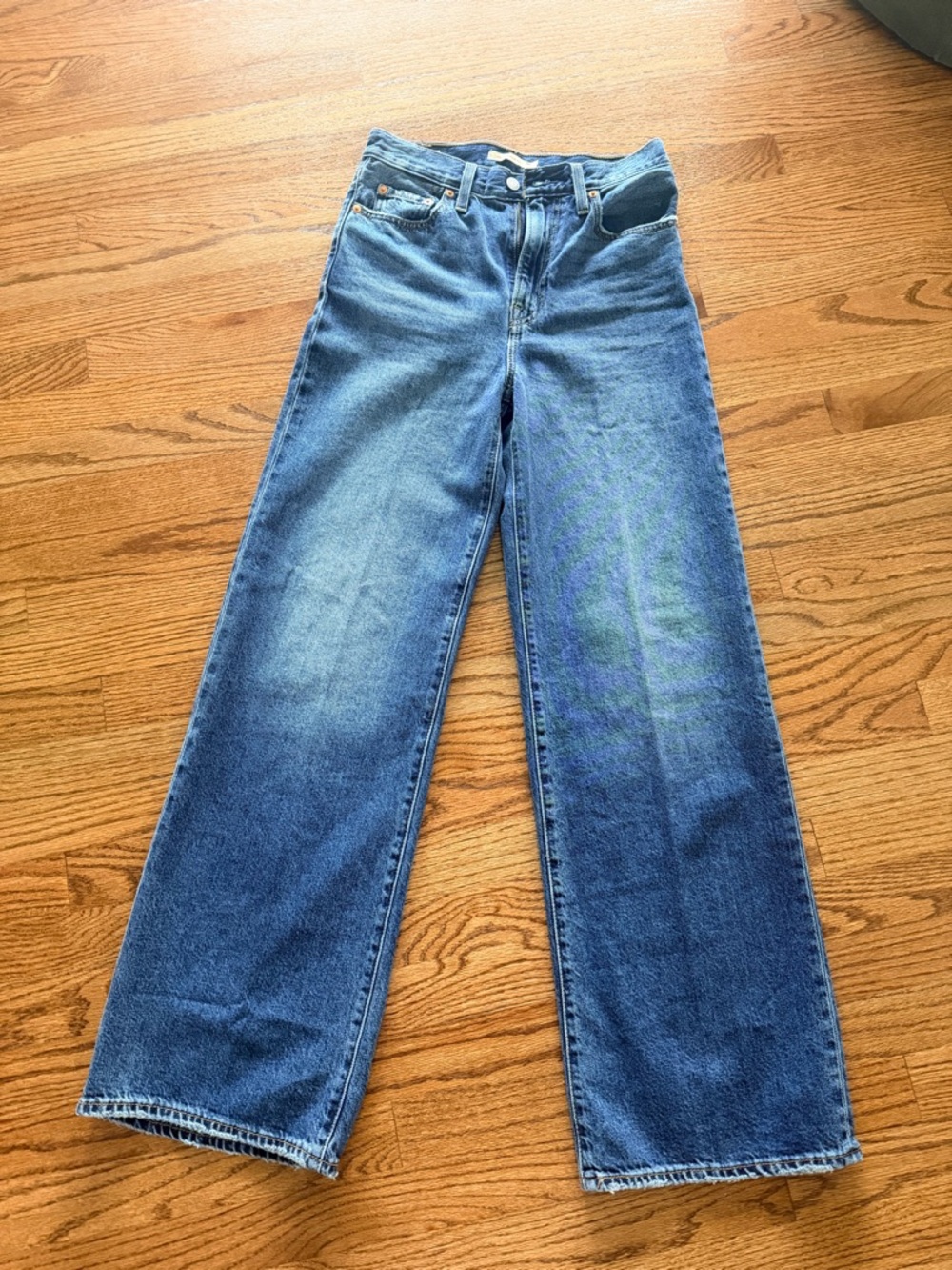 Levi's Ribcage Wide Leg Jeans in Medium Blue - Picture 3 of 7